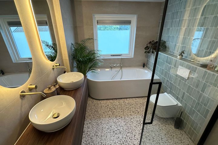 Moderne retro badkamer Sneek