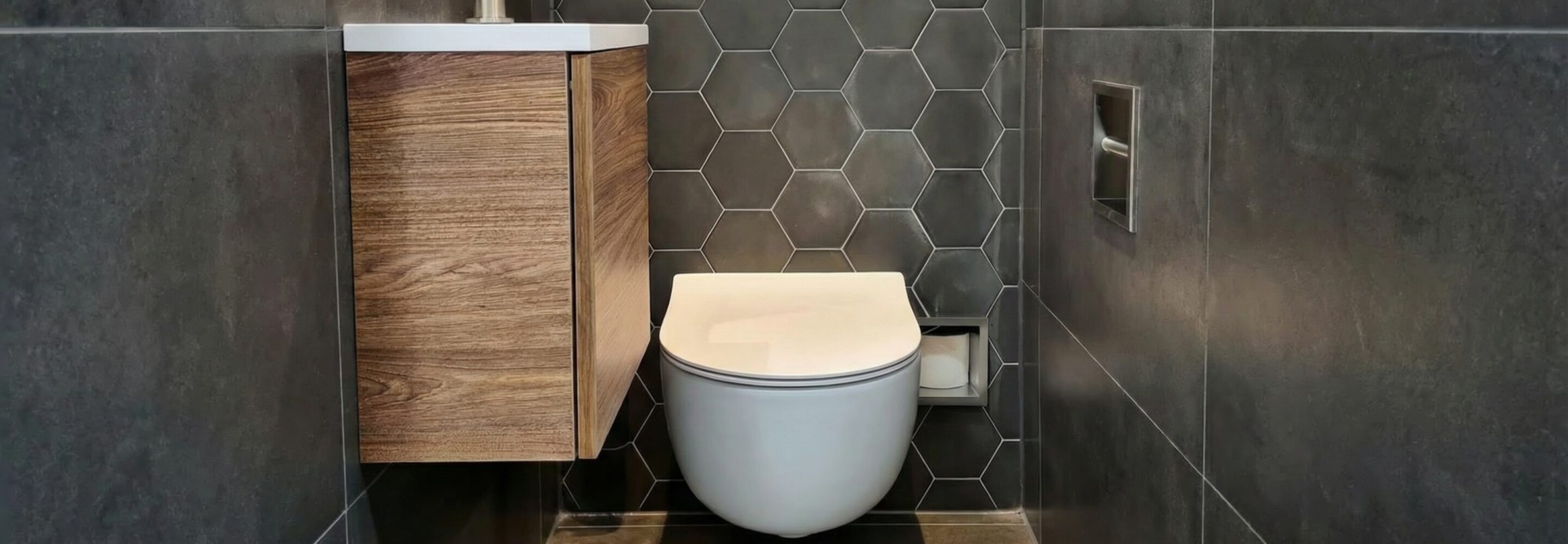 Industrieel toilet met chroom details