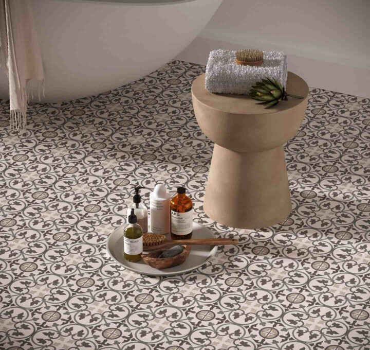 Warme Portugese tegels in badkamer