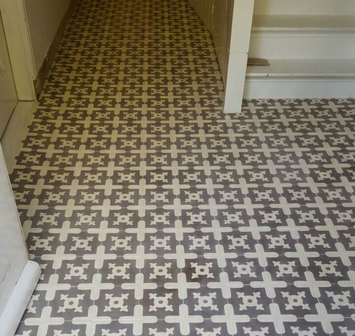 Moderne minimalistische Portugese tegelvloer